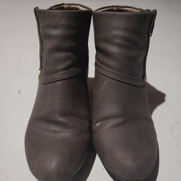 Brown booties size 8.5 - Picture 3 of 3